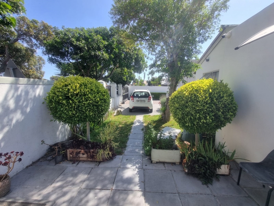 To Let 0 Bedroom Property for Rent in Rondebosch East Western Cape